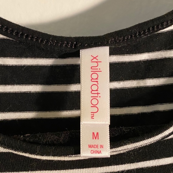 Striped Crop Top - Picture 3 of 4